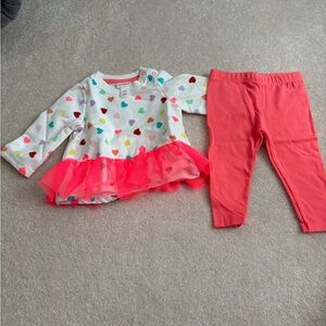 🌸5/$50🌸Cat & Jack White Tunic with Multicolor Hearts and coordinating leggings